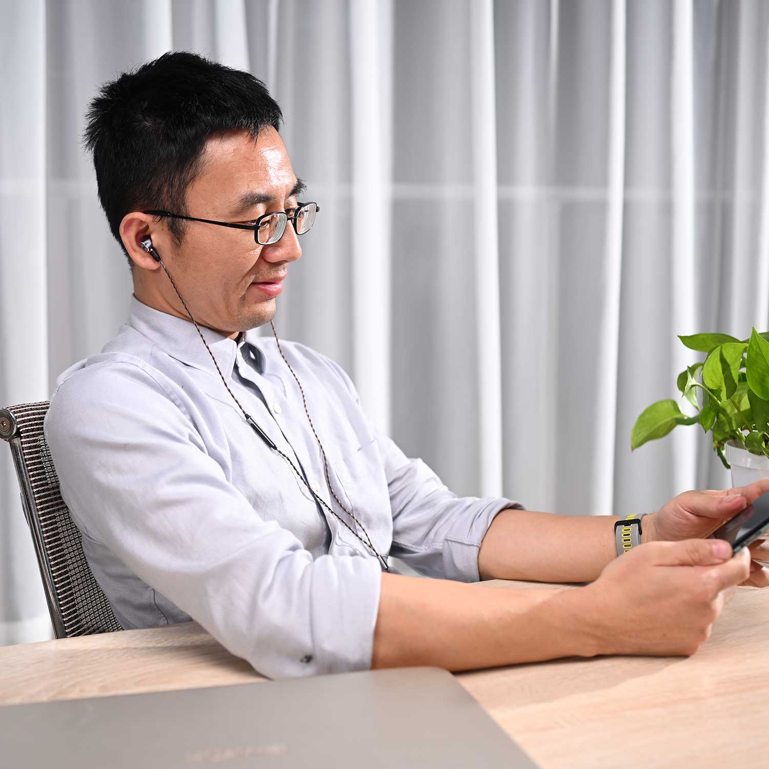 UNCJC Cyfrowe słuchawki przewodowe MMCX robić usbc DAC Słuchawki odpowiednie dla iPhone z wtyczką USB c Odłączane otwory kabli Słuchawki douszne typu C