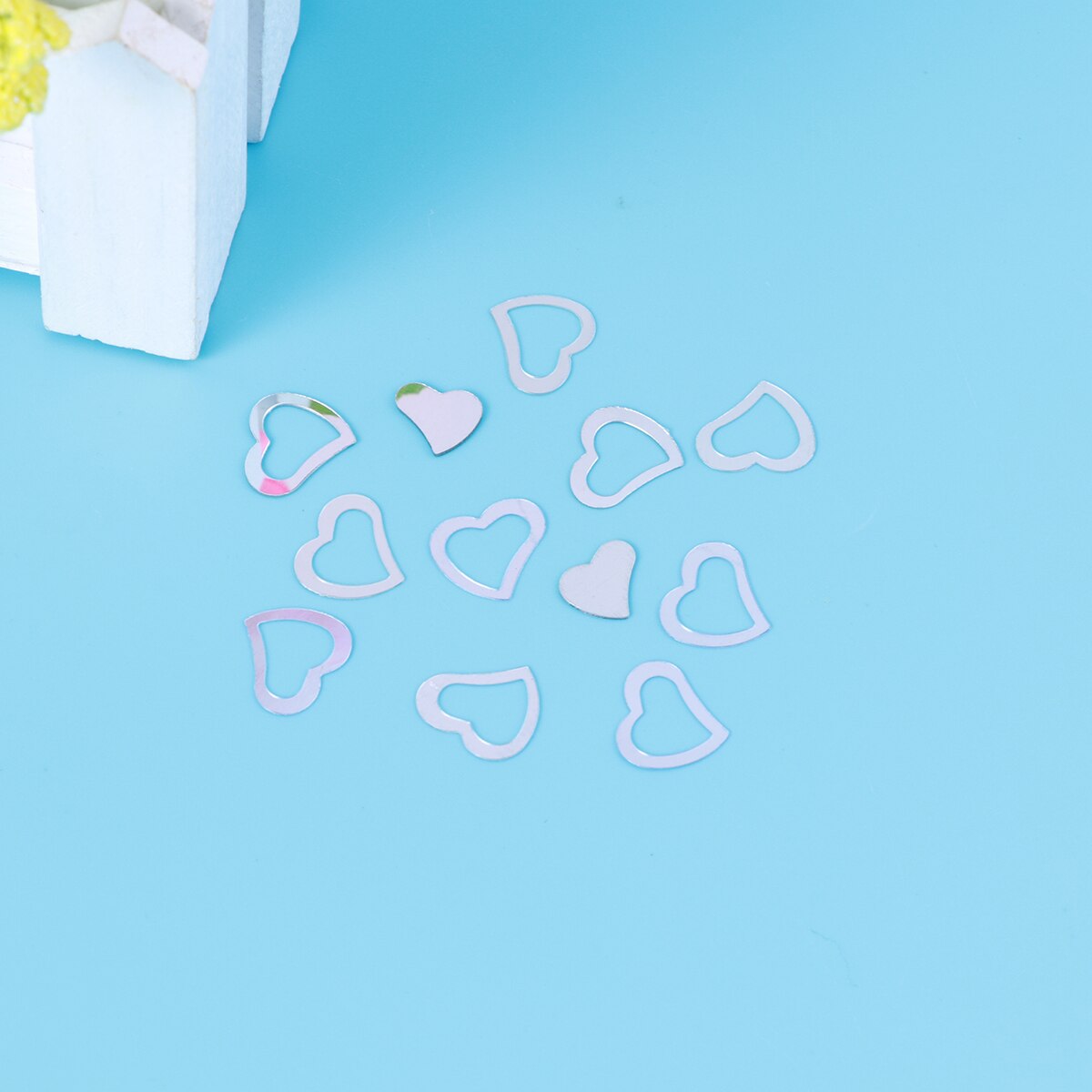 600 Pcs Love Heart Confetti Romantic Table Decor Party Sprinkle Confetti Decoration for Wedding Birthday Party DIY