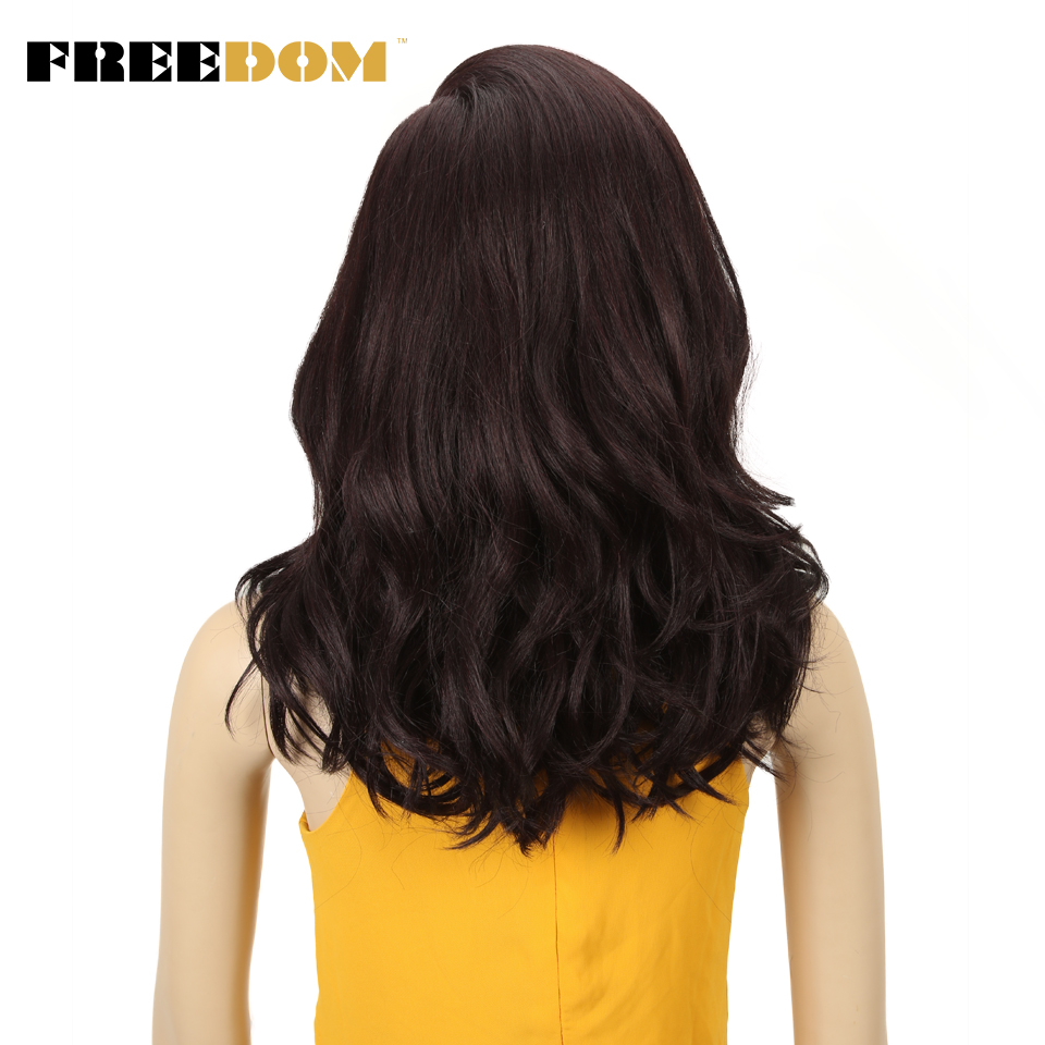 Vrijheid Synthetische Lace Pruik 20 Inche Body Wave Ombre Blond 613 Asymmetrie Pruiken Voor Zwarte Vrouwen Hittebestendige Mode Pruik