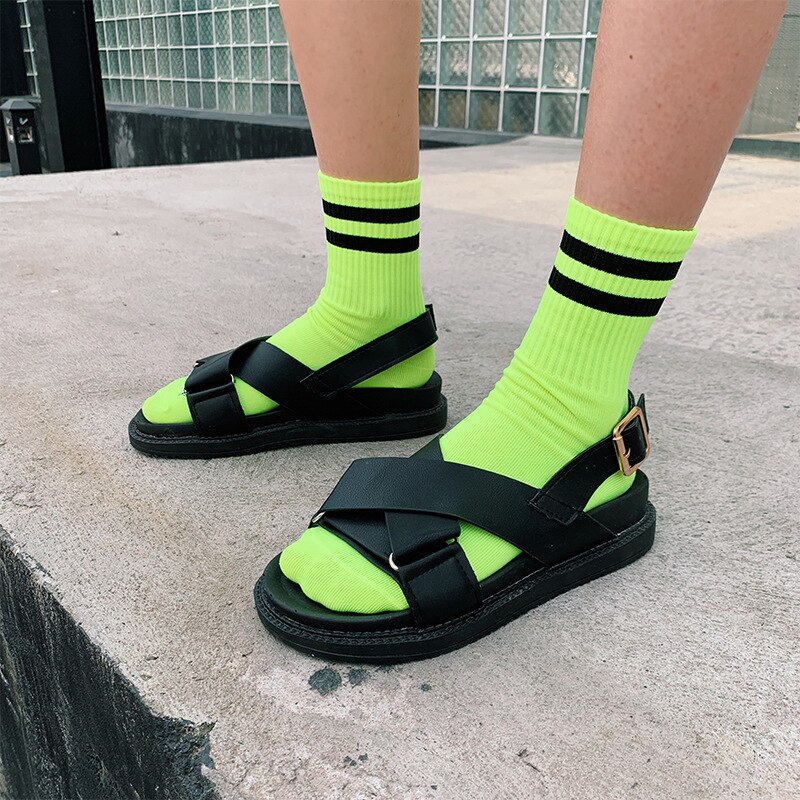 Stilig ren farge klassiske striper casual neon sokker kvinner harajuku fluorescens grønne korte sokker vinter bomull sokker unisex