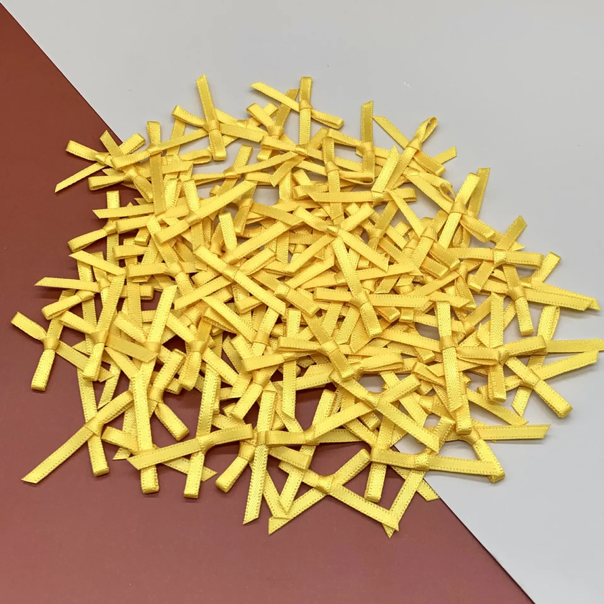 100 Uds Mini cinta de raso flores lazos lazos artesanía Scrapbooking adorno proyectos de bricolaje pajaritas decoración pinzas para el cabello lazos para el cabello de mascotas: LIGHT BLUE