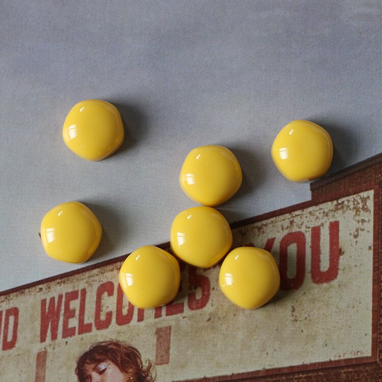 Imanes redondos para refrigerador, pegatinas pequeñas de 15mm, imán de Color para refrigerador, de recuerdo, decoración del hogar, 10 piezas: 10 PCS Yellow