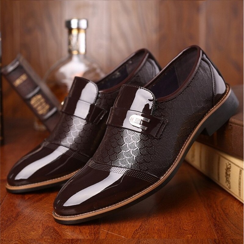Business juhlakengät miesten mekkokengät nahka vapaa-ajan kenkä klassinen sosiaalinen kenkä oxford kengät miehille zapatillas hombre: Ruskea / 10