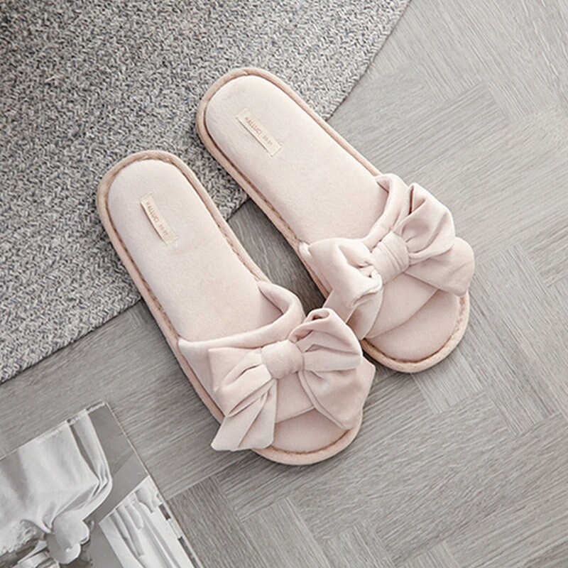 Pantufas femininas soladas e antiderrapantes, sapatos de mulher com laço e sola macia, para quarto e primavera chinelos: Bege / 8.5