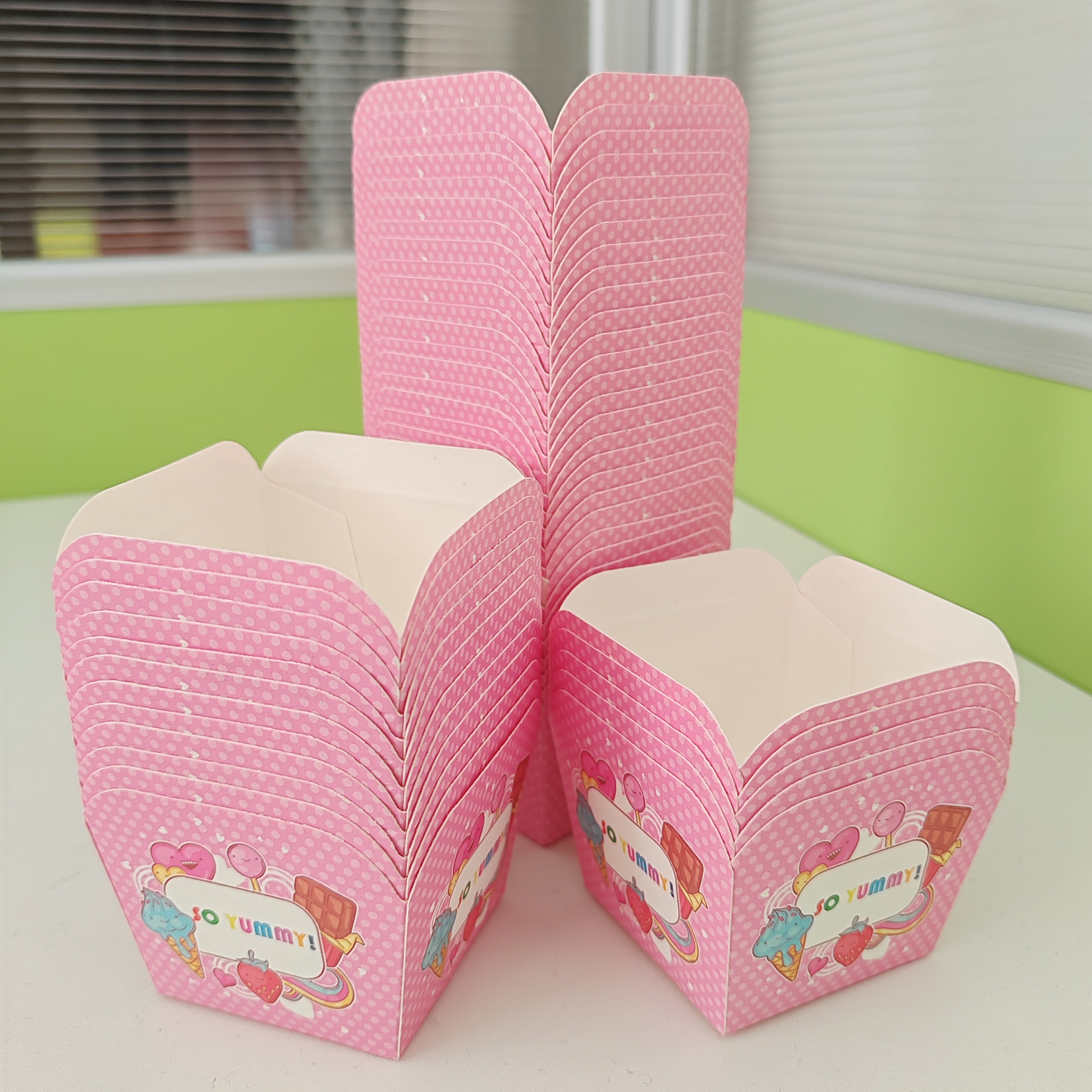 50pcs Cupcake Baking Cups Square Cupcake Liners Disposable Baking Wrappers Muffin Cups Desserts Holders for Weddings Birthdays: DARK GRAY