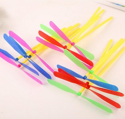 2 stk / sæt plast bambus-copter bambus guldsmed legetøj flerfarvet legetøj til børn