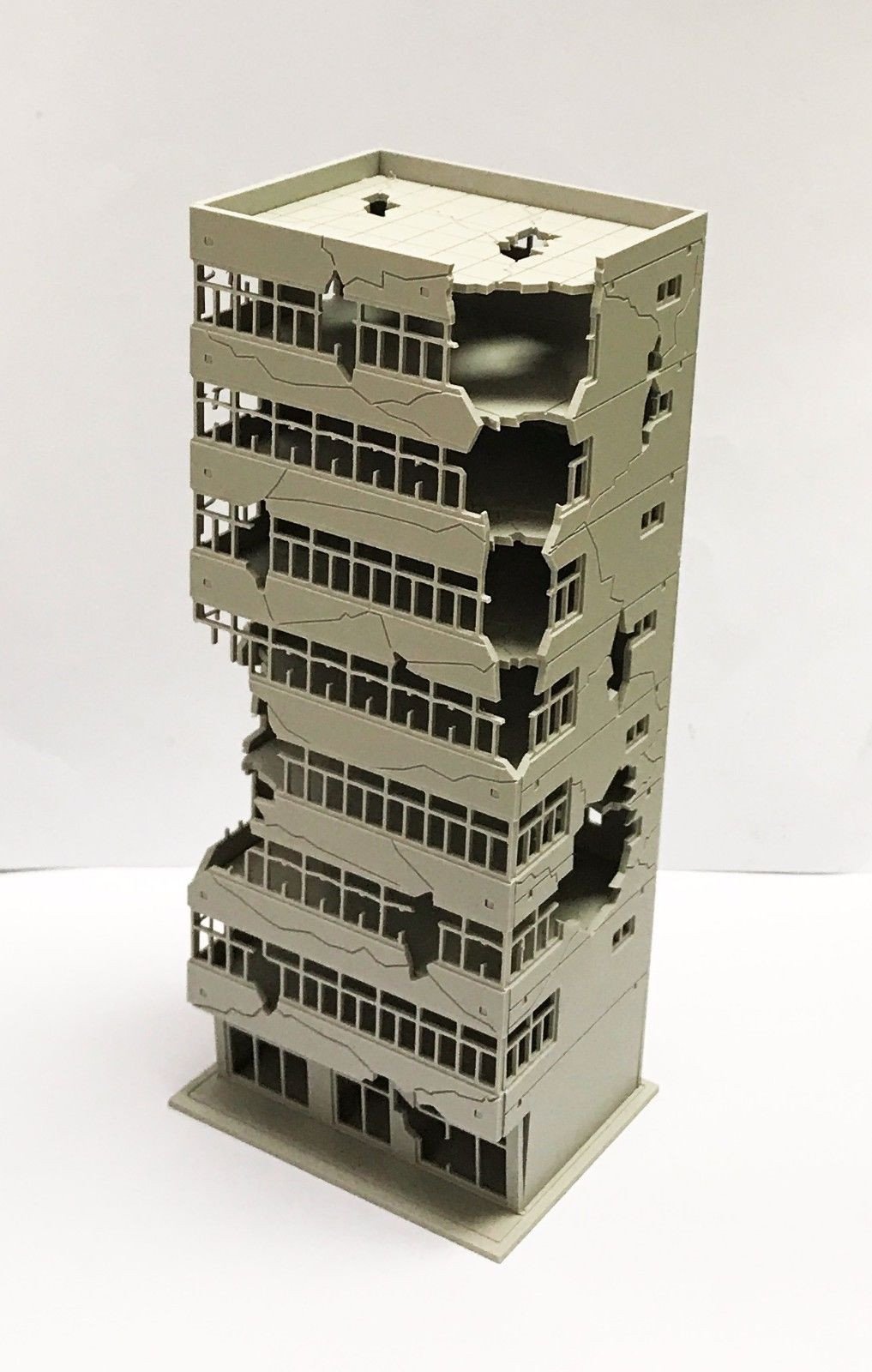 Outland Modellen Stad Ruïneren Building Verlaten Tall Kantoor N Schaal Railway Landschap