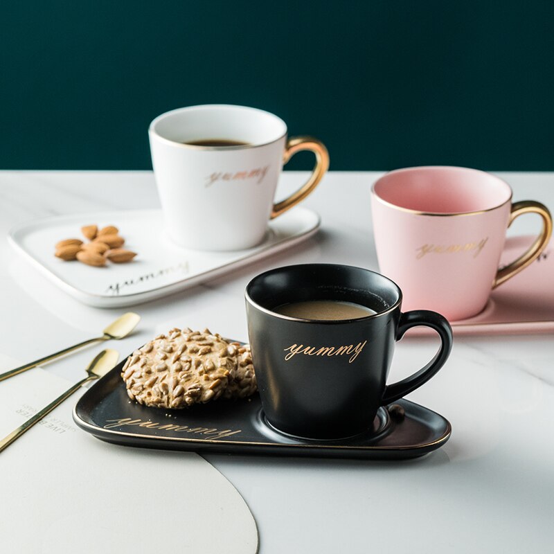 Gold Rim Ceramic Coffee Mug Tumbler Tea Cup and Saucer Set Porcelain Gold Spoon Mugs Cute Dessert Cups Bone China Tea Sets