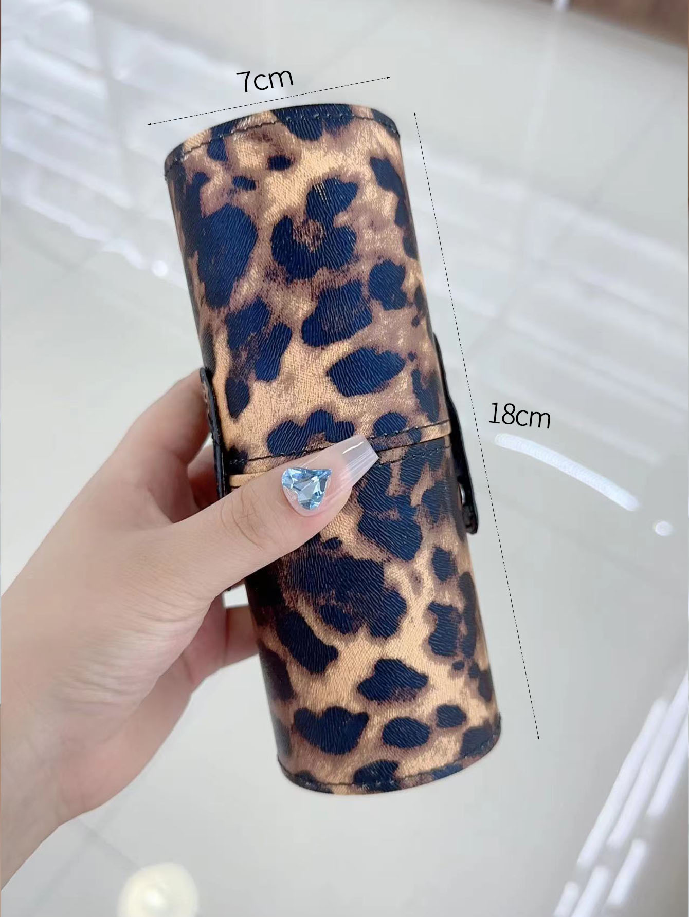 Makeup Brush Holder Large Capacity Make up Brush Case Organizer Cosmetic Cup Cylinder Storage Bag: Brown