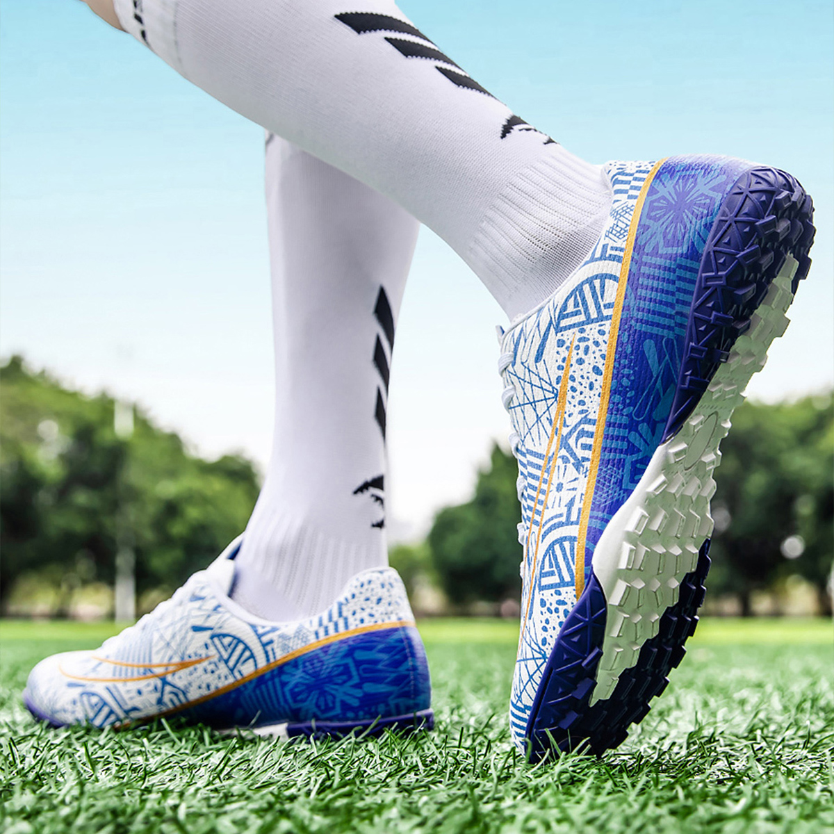 Men Football Boots Breathable Sport Training Soccer Shoes Cleats Sport Outdoor TF Futsal Match Turf Grass: Ivory / 35