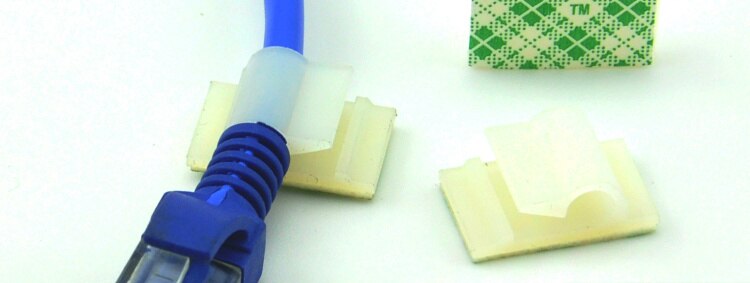 50 st sladd tråd självhäftande klämma organiseringskabel plastklämmor elektrisk utrustning 20.7 x 13.1mm vita