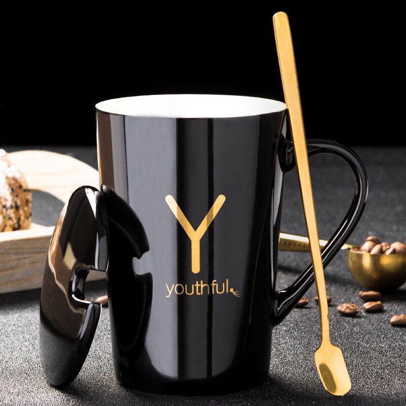 420/580ml keramiska muggar bokstavsnummer mönster muggar med sked lock svart och guld mjölk kaffekopp drinkware: 14