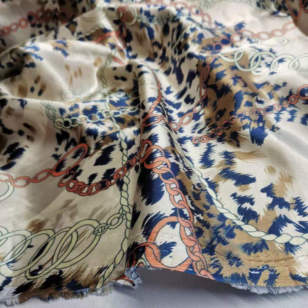Satin stof kæde leopard print bånd materiale blank charmeuse polyester tilda tørklæde materiale