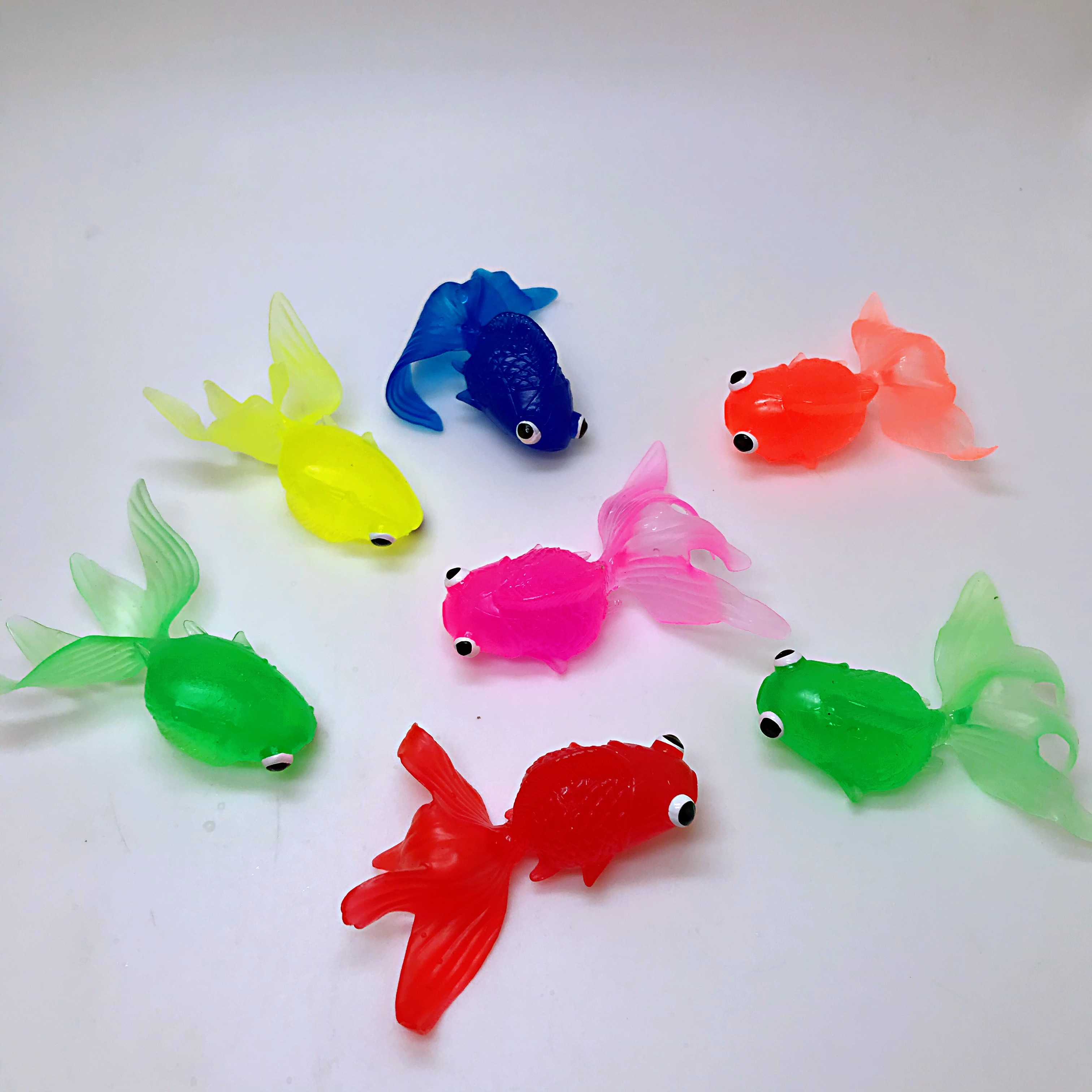 Grappige 20 Stks/zak 6.5 Cm Rubber Simulatie Kleine Cognitieve Drijvende Goudvis Speelgoed Gold Fish Kids Toy Decoratie Bad Speelgoed Grappig