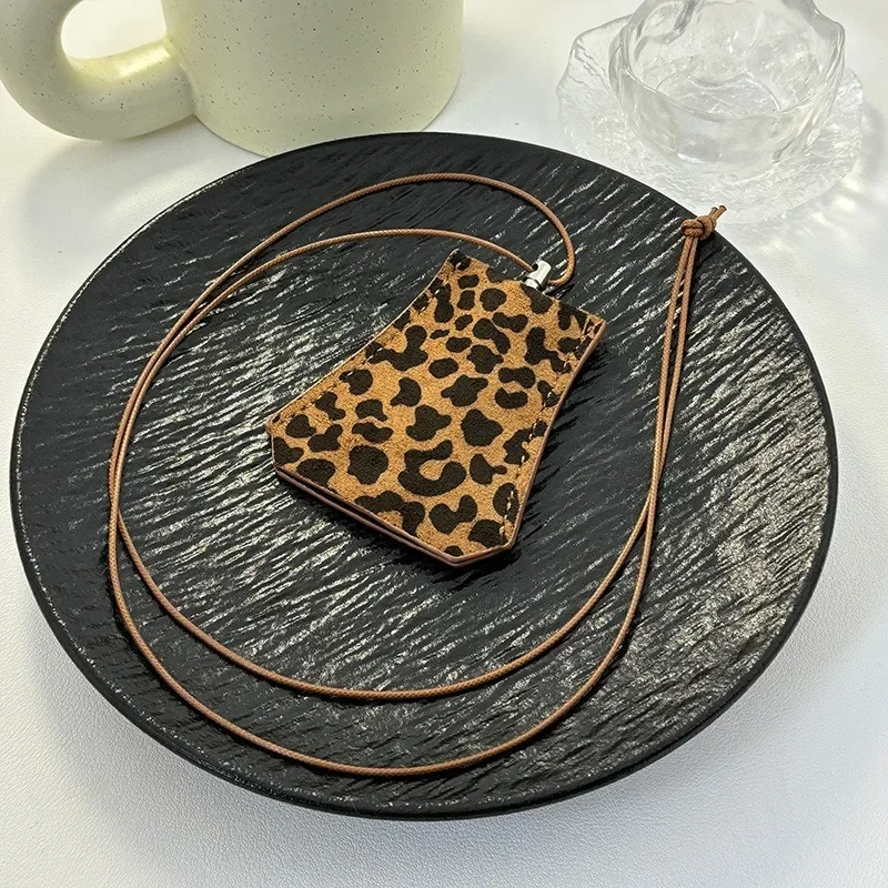 Bilandi joyería de temperamento moderno bolso con estampado de leopardo colgante collar para mujer accesorios: Oro oscuro