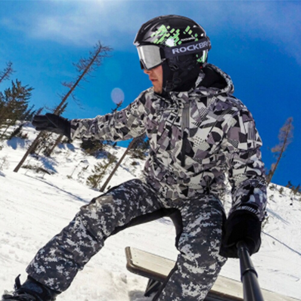 ROCKBROS Integrated Mold Ski Helmet Winter Warm Ultra Light Breathable Bike Helmet Riding Skiing Helmet Sports Safety Equipment