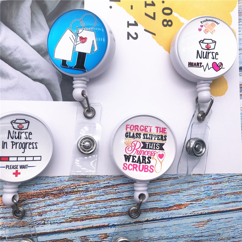 Wysuwany uchwyt na identyfikator szpulki pielęgniarka w toku z zaczepem na pasek robić etui na dowód osobisty enfermera