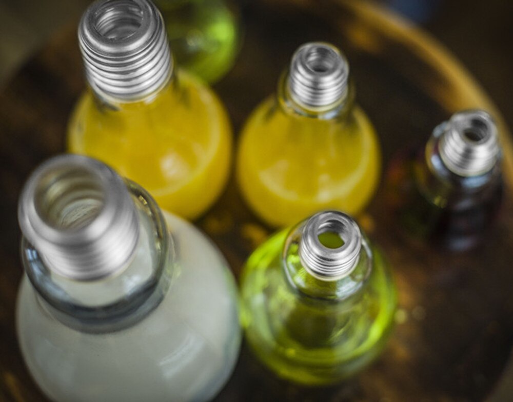 Light Bulb Shaped Glass Bottle Novelty Drinking Glasses Party Favors for Drinks Beers Cocktails