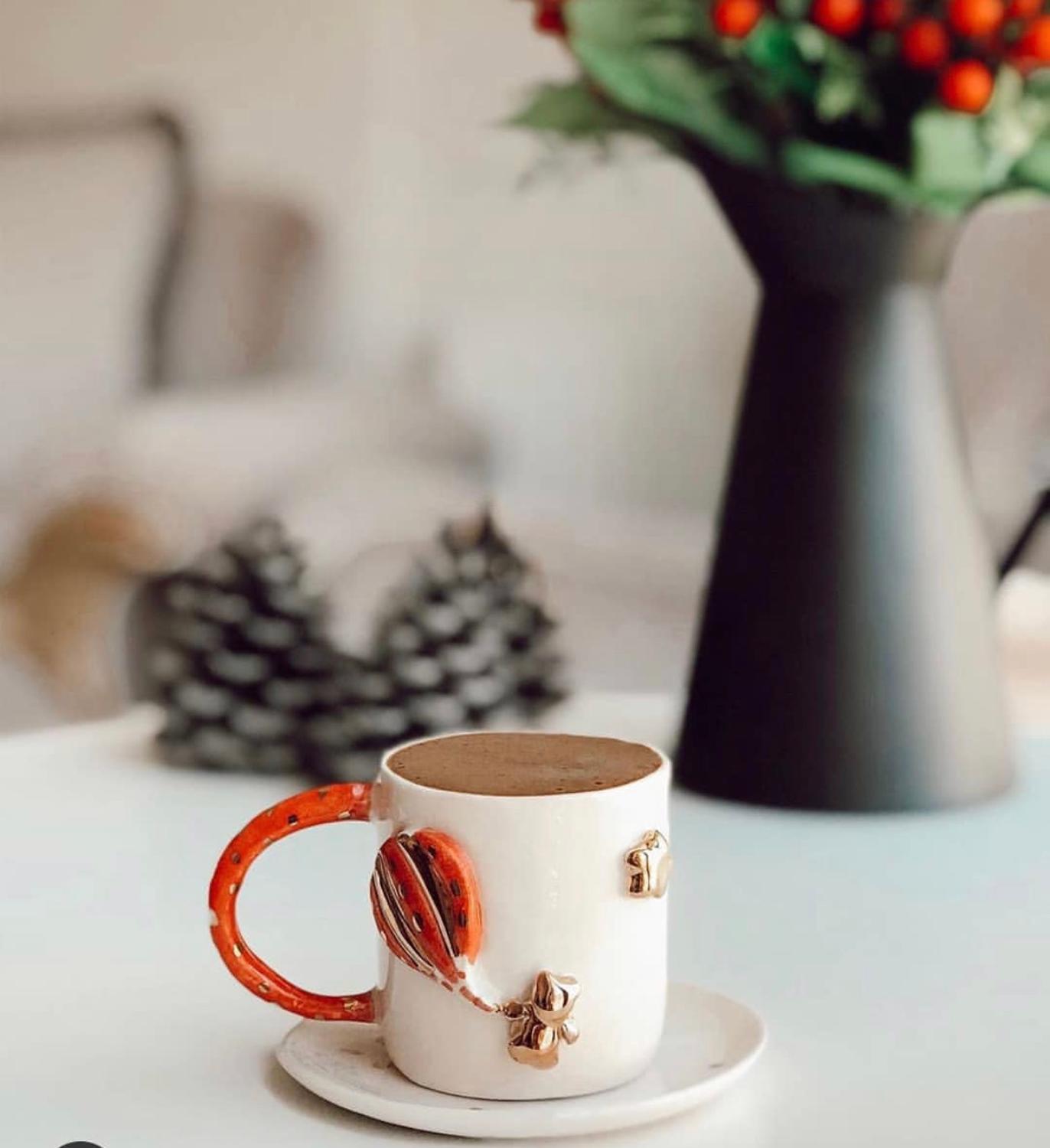 Handmade decorative ceramic balloon model coffee cup and tea plate high teacup and base art trend