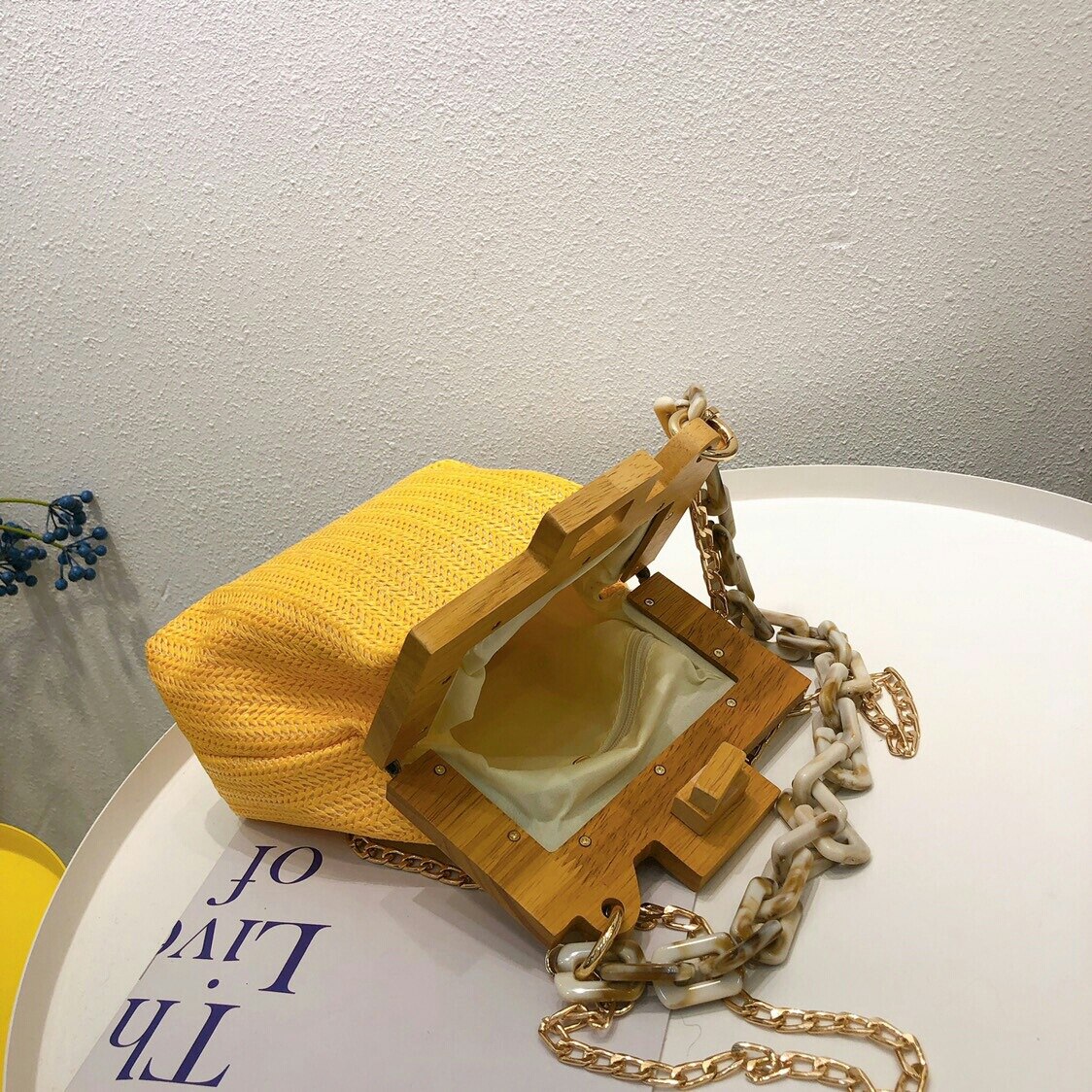 Moda palha tecer clipe de madeira saco de ombro das mulheres luxo acrílico corrente bolsa feminina designer pequena concha bolsa feminina nova