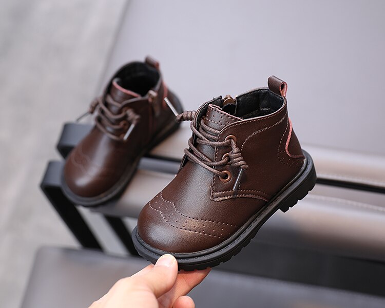 Bambini martino stivali 2020 di inverno delle ragazze morbide scarpe con la suola del piede più caldo scarpe dei ragazzi 1-3 anni vecchia versione Coreana dello stile Britannico: marrone / 21