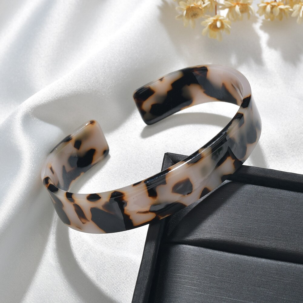 Akryl leopard manchet armringe armbånd til kvinder piger farverige resin manchet armringe 12mm bredde åben armring fest: 05