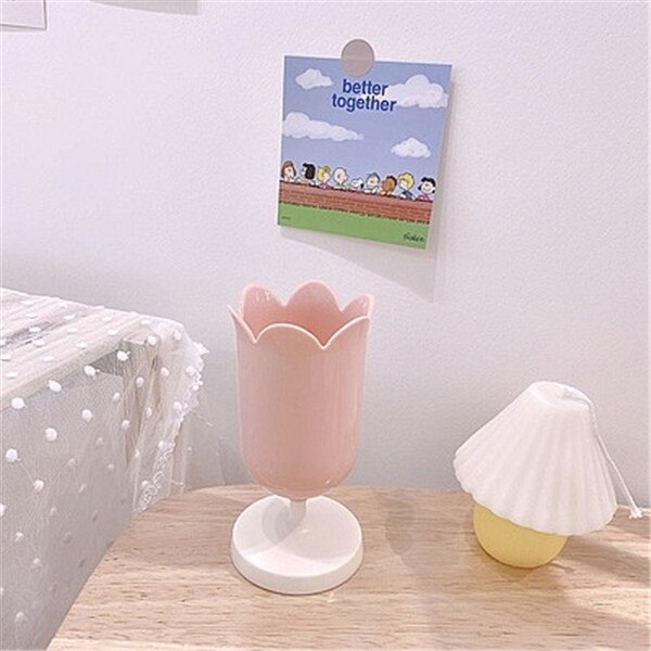 Koreanische eins Frauen machen-hoch Pinsel Lagerung Kosmetische Lagerung fallen 4 Farbe Tulpe Bleistift Vase Kamm Schreibtisch Container Schlafzimmer Organizer: Rosa