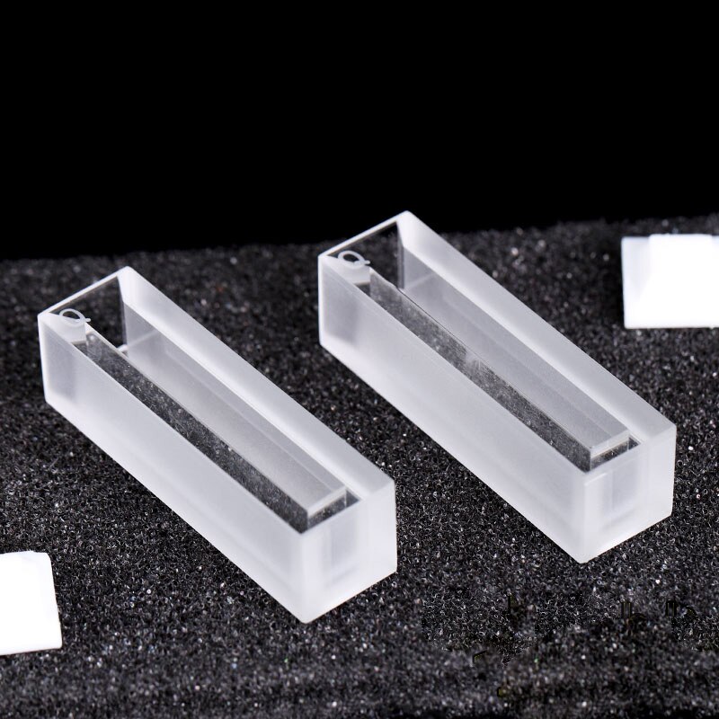 Micro quartz cuvette with lid(1750ul)