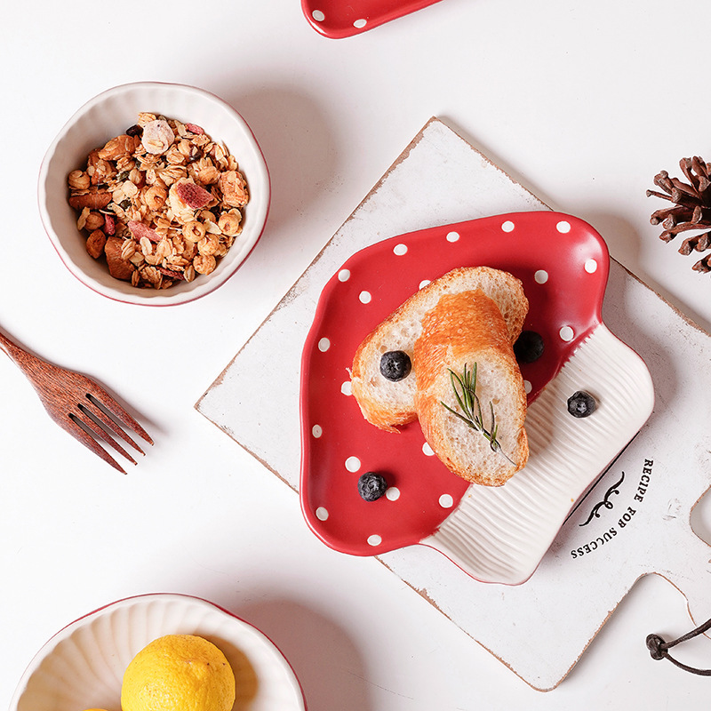 Conjunto completo de utensílios de mesa cogumelo fofo Prato de copo de cerâmica Tigela de sopa Par com colher copo de leite Louça infantil Utensílios para cozinha
