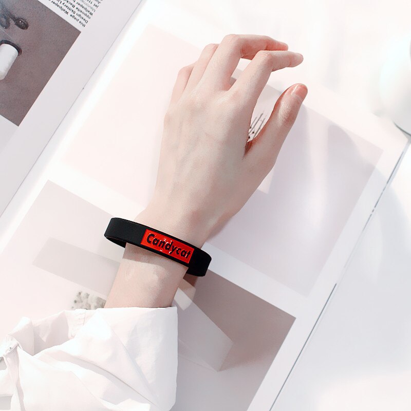 Sport Armband Cartoon EKG Buchstaben Kleine Frische und Einfache Silikon Männliche und Weibliche Studenten Freundinnen Paar Schmuck Trend: black letter