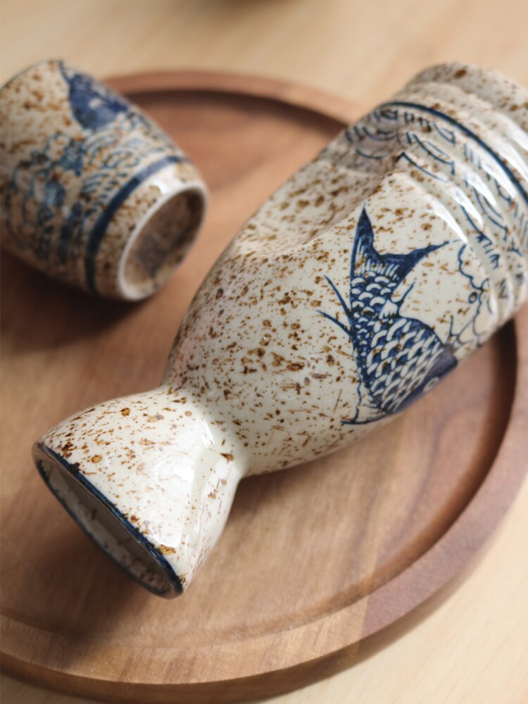 Japansk keramikk sake vinsett hvit gul sprit flaggegryte retro liten vinkoppdress antikk separator tradisjon vintøy
