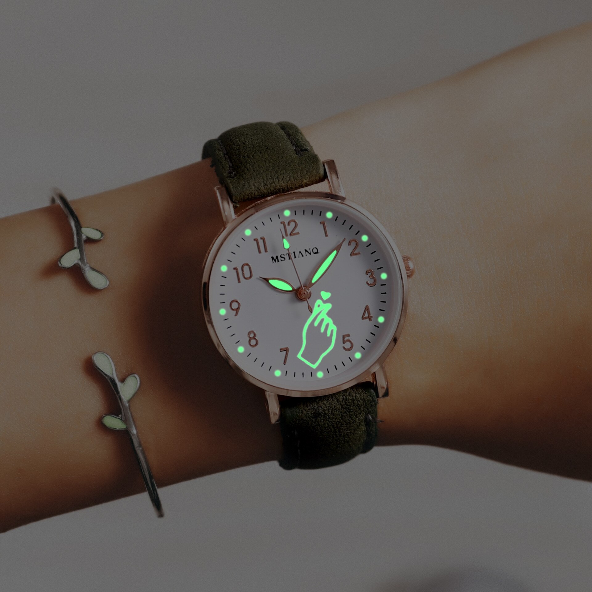 Reloj luminoso de noche brillante para mujer, Relojes de Cuero sencillos y pequeños, caja de reloj de cuarzo, pulsera para niña: Army Green