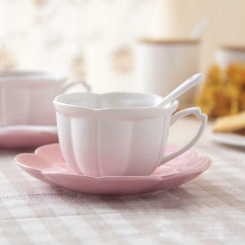 Embossed Cherry Blossoms Bone China Coffee Cup and Saucer Set Ceramic Afternoon Tea Flower Tea Teacup With Spoon Drinking Ware
