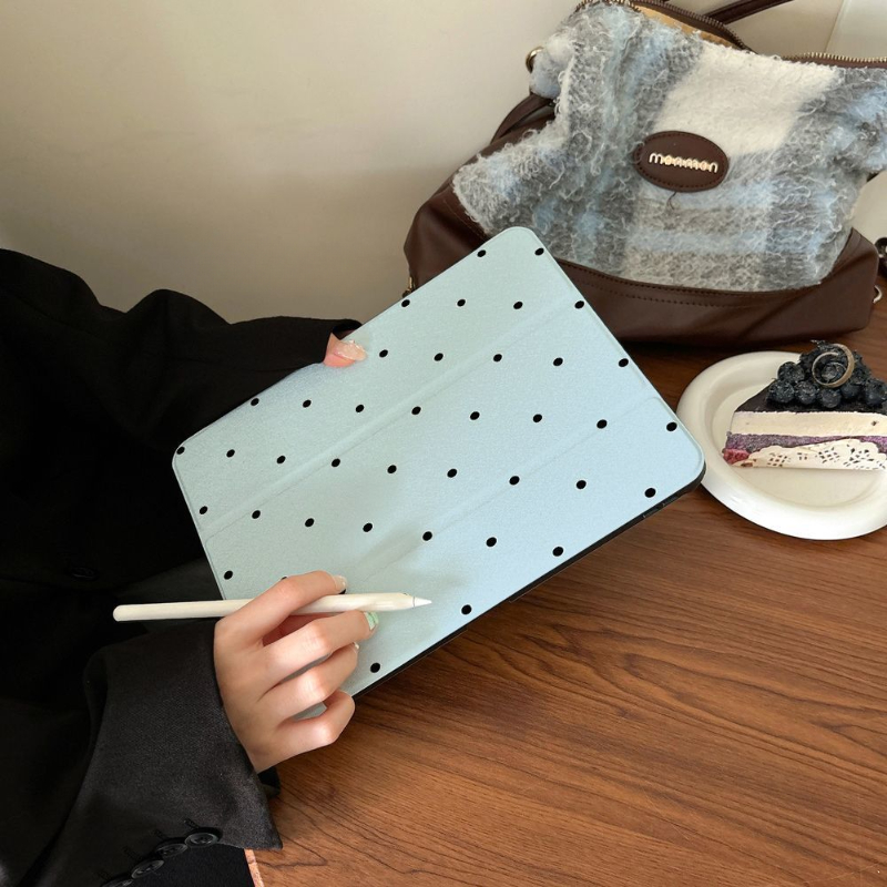 Black Polka Dots for IPad Pro 11 Case 10.2 9/8/7th Generation 9.7 5/6th Air4/5 10th 10.9 Air 3 10.5 Pro 12.9 Mini 6 Trifold Case