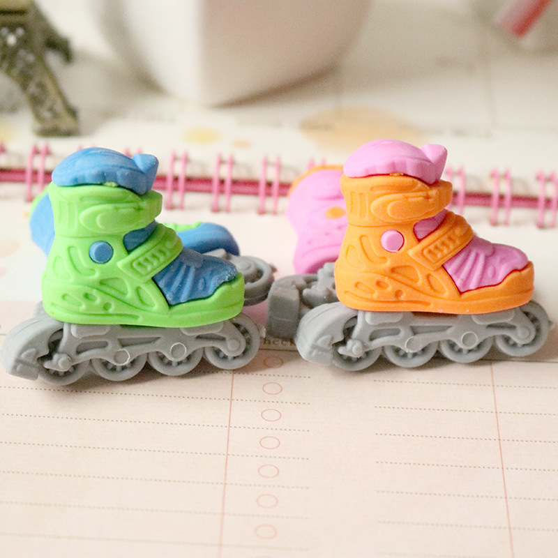 1 pz Creativo Del Fumetto Pattini A Rotelle gomma Studente di Cancelleria Scuola Forniture tutto'ingrosso Sumikko Gurashi Gomme Da Cancellare per I Bambini