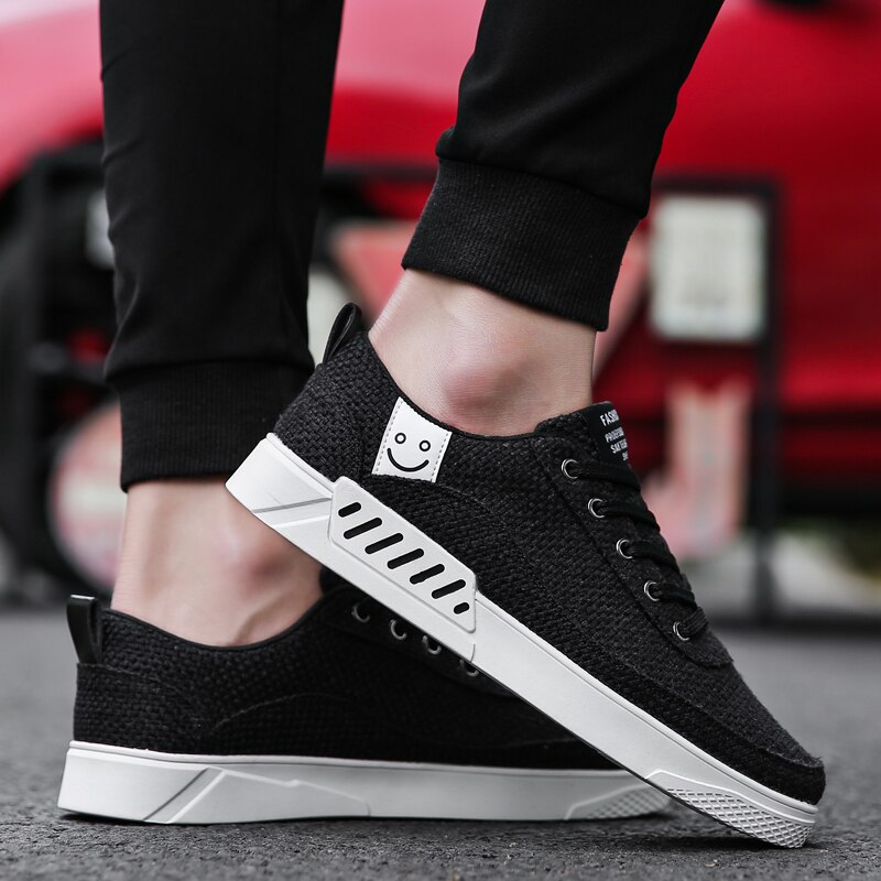 Sommarskor män säckväv smileyboard herrsneakers lediga ventilerande halkfria herrskor zapatillas hombre scarpe uomo