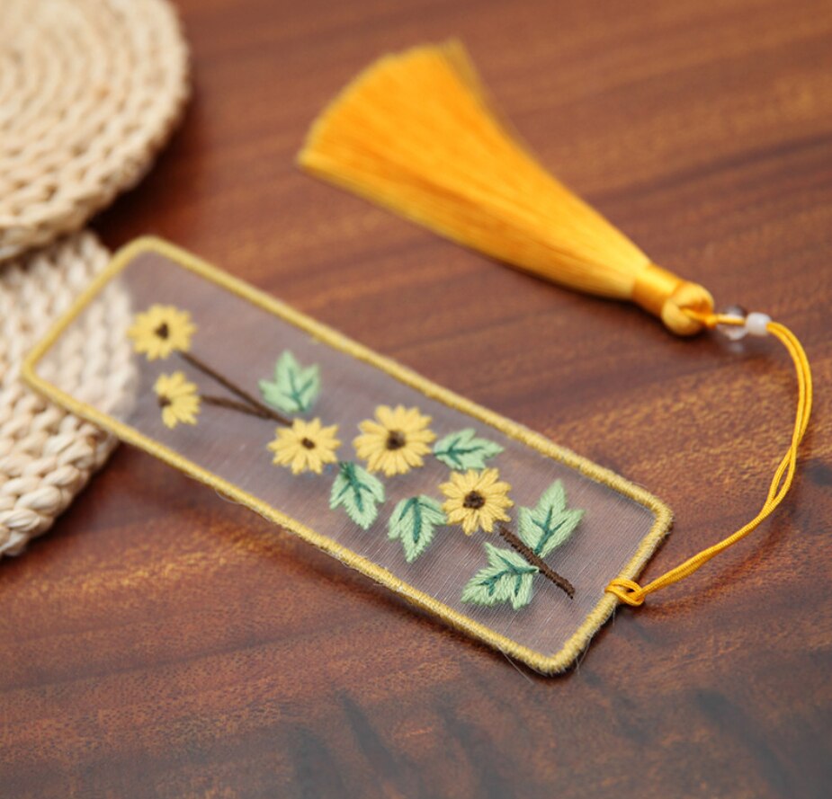 Handbroderad kinesisk stil lu broderi utsökt bokmärke. skicka broderade bandage och kinesisk stil.: Krysantemum blommar