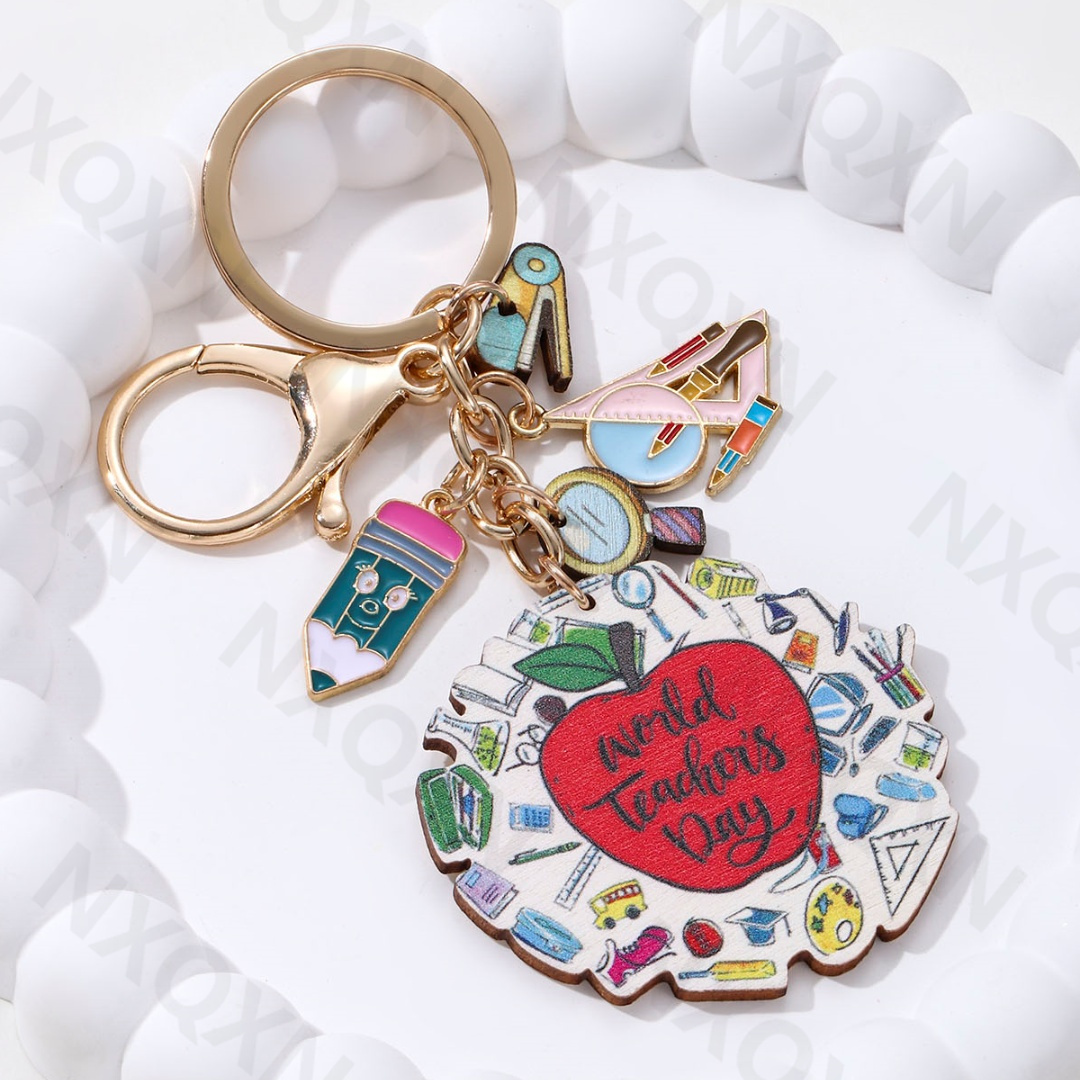 Cute Blackborad Pencil Heart Wooden Keychain Rainbow Apple Pendants Key Ring For Teachers On Teacher's Day Handmade Jewelry: Red