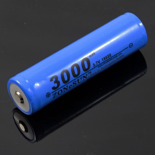 In the 3000mAh 3.7V with protection board 18650 prong cylindrical lithium battery LED flashlight Rechargeable Li-ion Cell