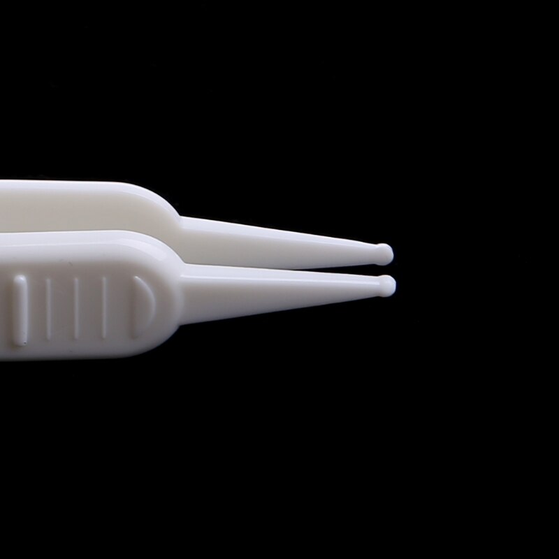 Pince à épiler de nettoyage de nombril de nez d'oreille de soin de bébé pince de nettoyage en plastique