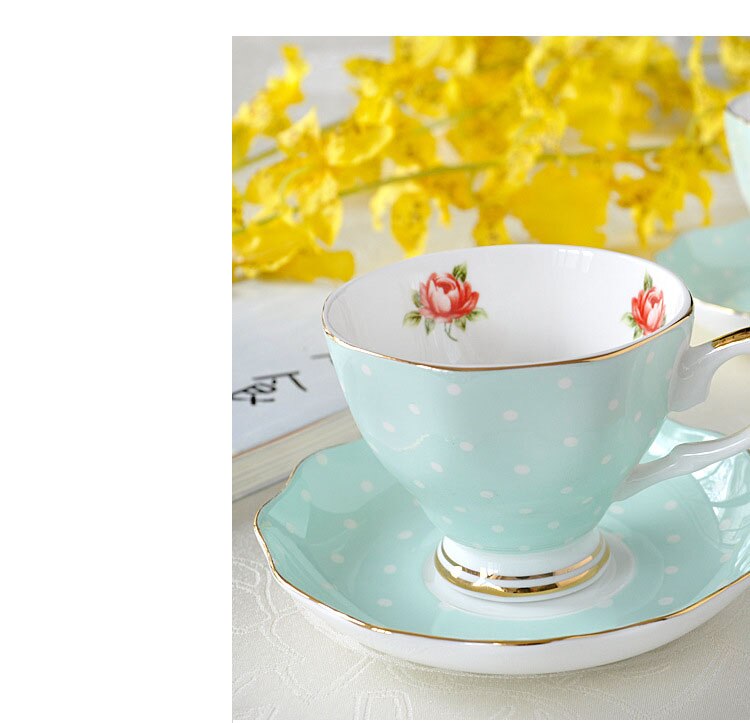 Juego de café europeo de hueso de china, plato circular de cerámica simple , taza de leche de té de la tarde, taza de café de 200ml: A