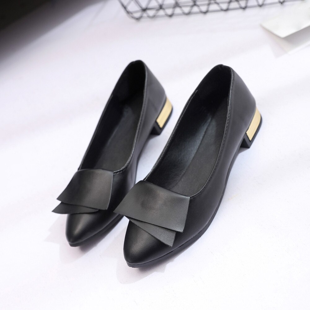 Klassieke Schoenen Vrouwen Casual Puntschoen Black Wedding Office Lady Schoenen Vrouwen Flats Comfortabele Slip op Vrouwen Schoenen