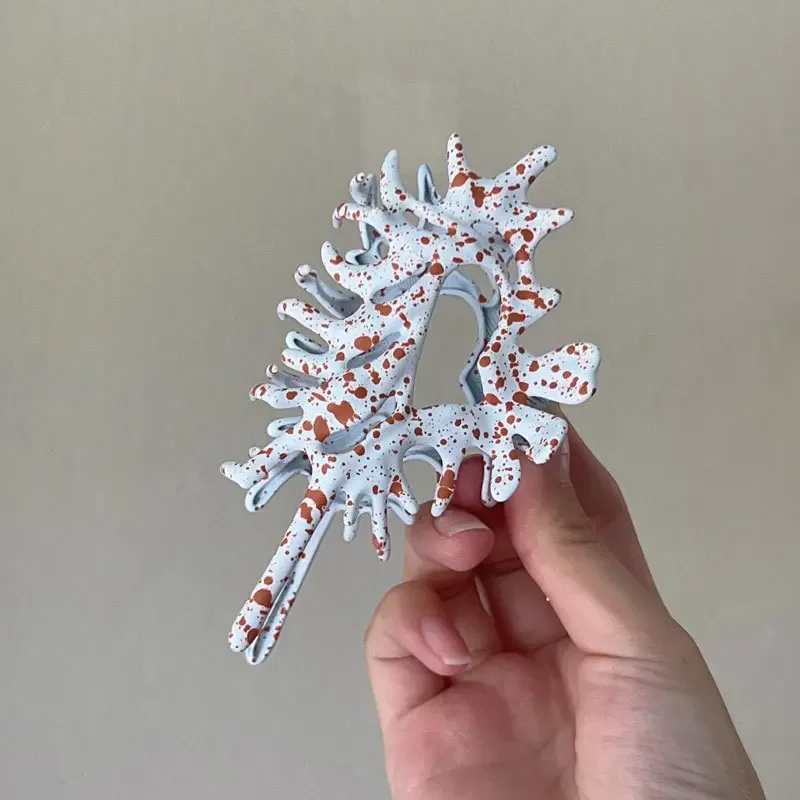 Creativity Unique Colorful Alien Metal Conch Hair Claws for Women Girl Y2K Hollow Headwear Shell Crab Hair Clip Hair Accessories: Yellow