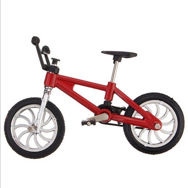1 stk 1/12 bjd dukke tilbehør cykellegetøj til drenge mini cykel med bremsetov legering cykelmodel legetøj til børn: Rød