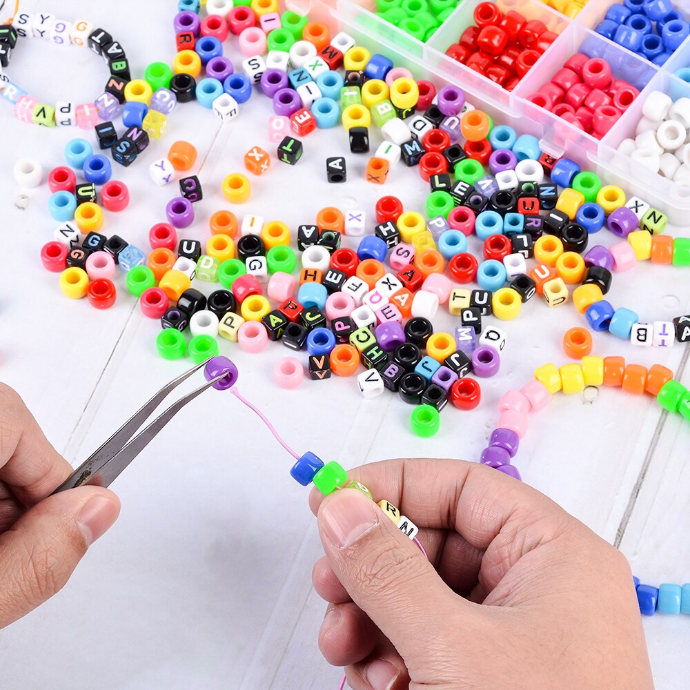 Blandede bokstaver akrylperler håndlagde gjør-det-selv-perler jente halskjede armbånd smykkesett med boks for armbånd å lage perler bokstavperler