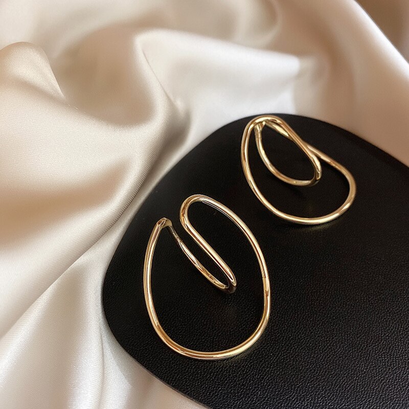 Peri'sBox Gold Silver Color Irregular Twisted Earrings without Piercing Circle Geometric Earrings for Women Minimalist Ear Cuff