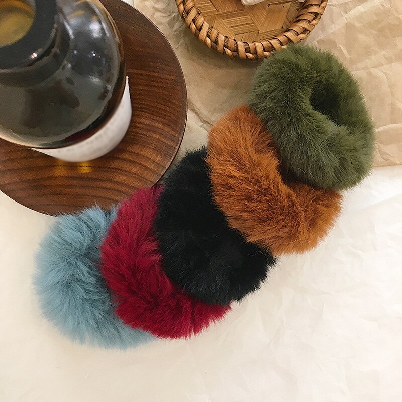 fluffy fuskepels lodne scrunchie elastisk fast hår ringe tau bånd glipper rundt jenter gul rød grønn hestehale plysj hår