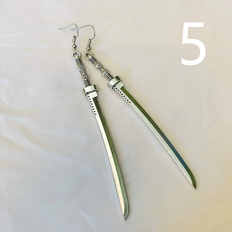 Pendientes de espadas góticas de Color dorado, Tarot Medieval gótico largo, declaración alternativa vikinga, para hombres y mujeres, joyería mística: Marrón rojizo