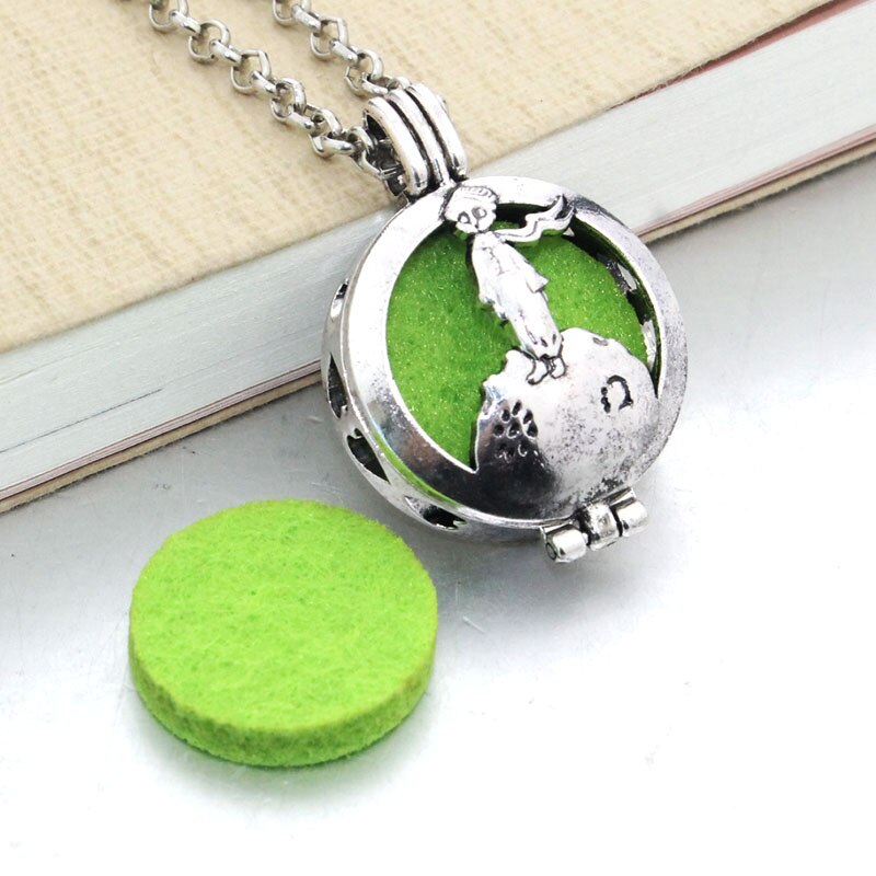 Hollow Necklace Aromatherapy Locket Essential Oils Diffuser Locket Necklace Perfume Pendant Dream Catcher Necklace 031216: 031411