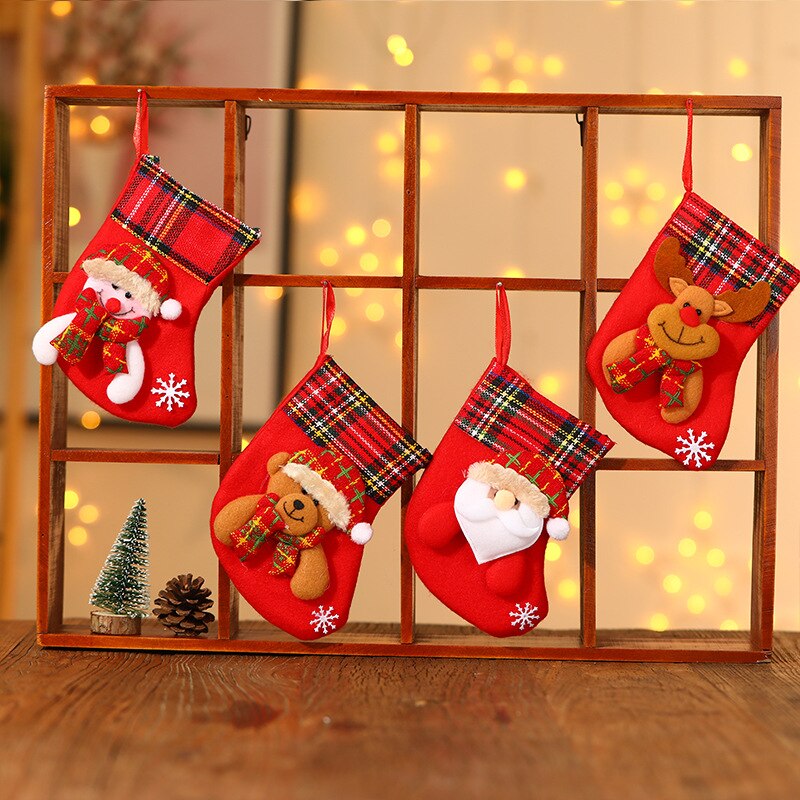 4 teile/los Weihnachten socken tasche anhänger freundlicher Süssigkeit tasche Karikatur kleine socken tasche ornamente